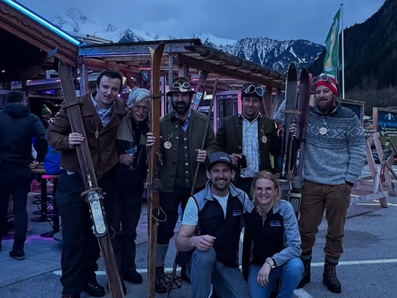 Nostalgischer Besuch im Hiatamadl 👌🏼🤩
Schön dass ihr hier wart 🤗
.
.
.
#hiatamadl #apresski #apresskiparty #mountopolis #horbergbahn #feiernmitfreunden #freundetreffen #visitus #spassmitfreunden
